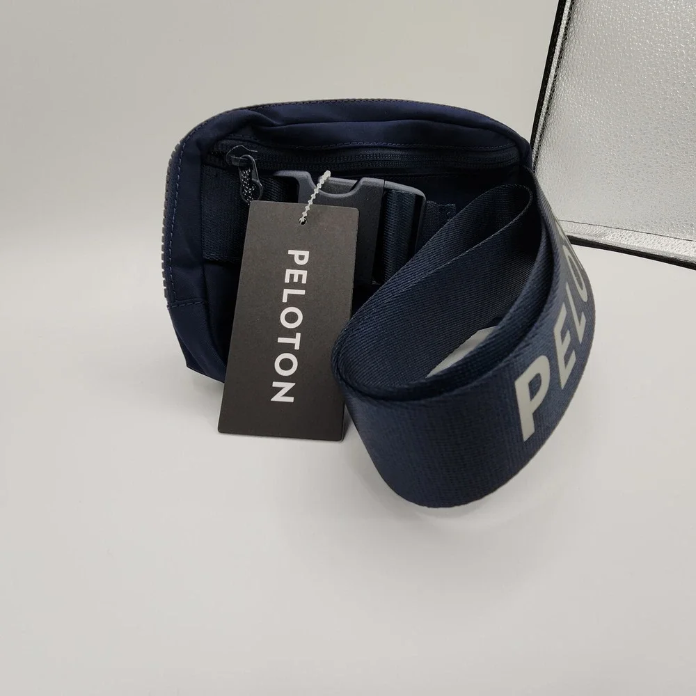 Lululemon x Peloton Everywhere Belt Bag 1L True Navy Adjustable Strap NEW w/ Tag - Picture 6 of 15
